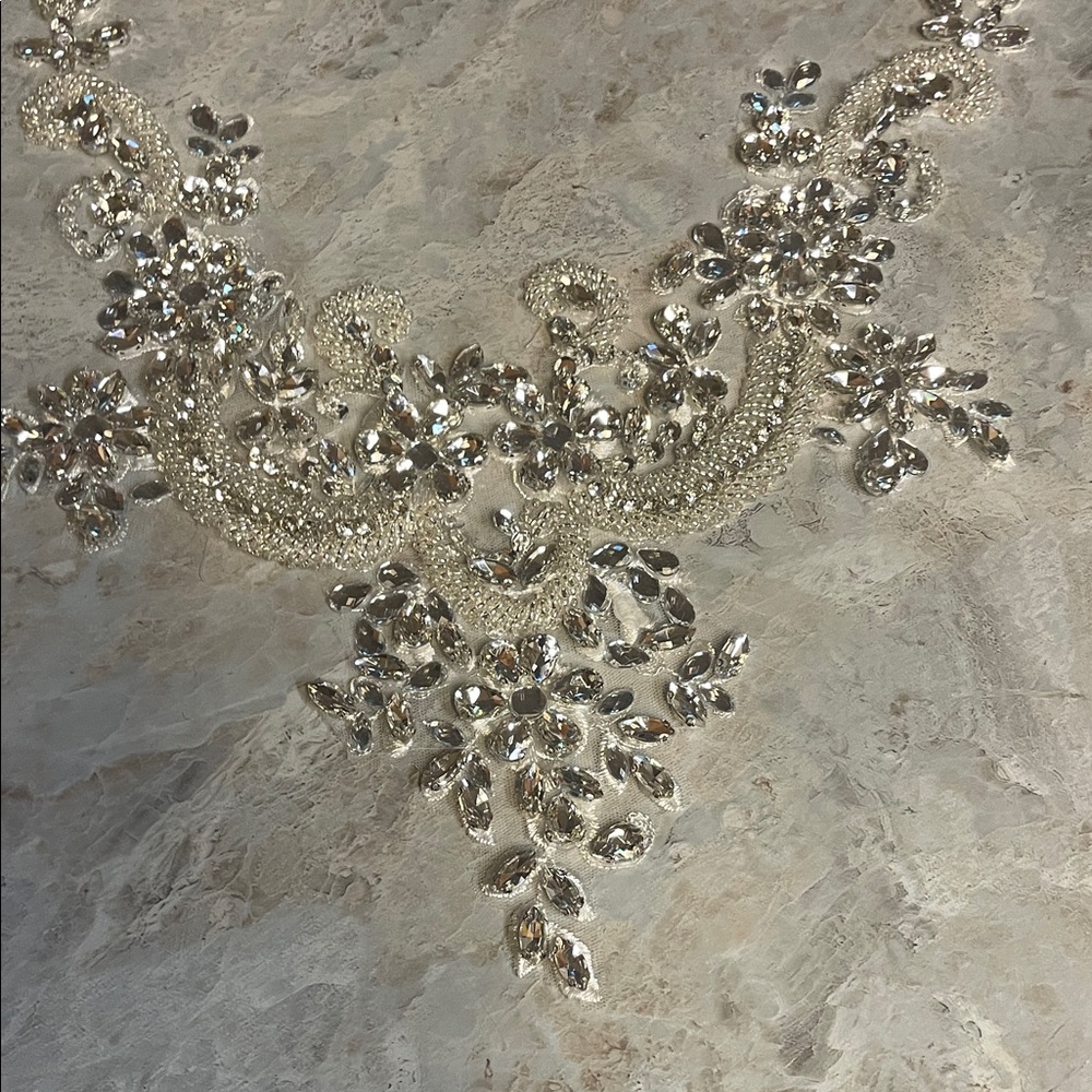 Rhinestone appliqué
